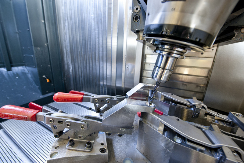 5-axis milling for complex component demands